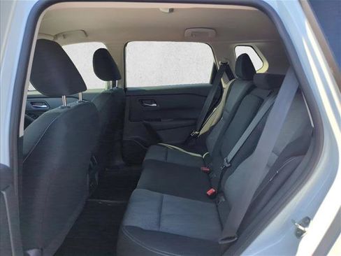 Used 2025 Nissan Rogue SV FWD image 16