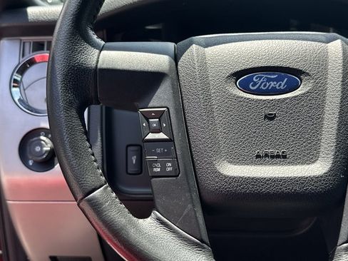 Used 2017 Ford Expedition XLT AWD/4WD image 29