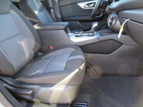 New 2025 Chevrolet Blazer LT FWD image 9