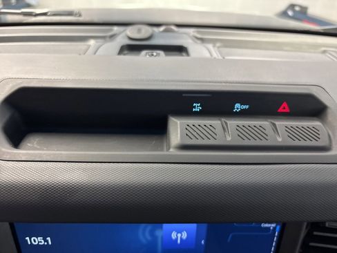 Used 2025 Ford Bronco Big Bend image 28