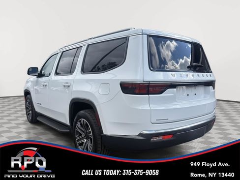 Used 2022 Jeep Wagoneer Series III AWD/4WD image 3