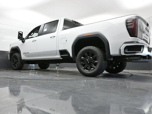 Used 2025 GMC Sierra 3500 AT4 AWD/4WD image 42