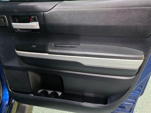 Used 2014 Toyota Tundra SR5 w/ SR5 Upgrade Package image 23