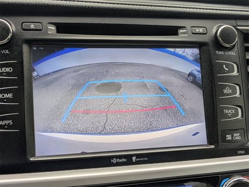 Used 2015 Toyota Highlander XLE image 25