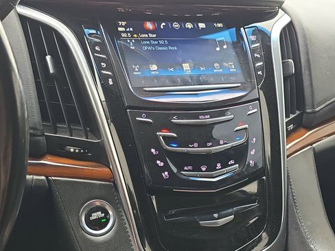 Used 2019 Cadillac Escalade ESV 2WD image 16