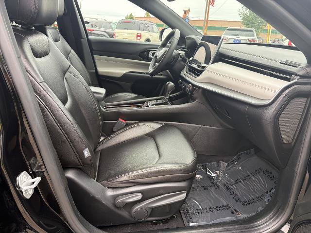 Used 2025 Jeep Compass Limited AWD/4WD image 31