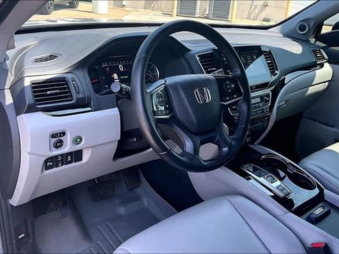 Used 2021 Honda Pilot Touring image 14
