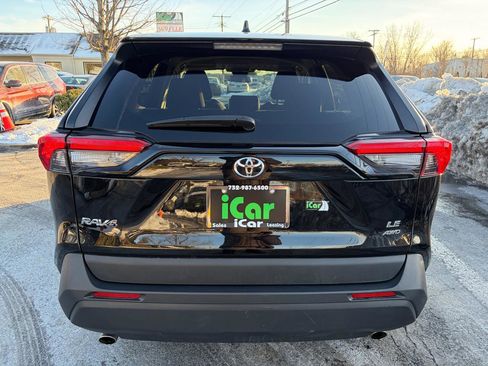 Used 2024 Toyota RAV4 LE image 8