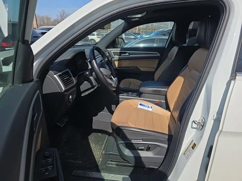 Used 2022 Volkswagen Atlas Cross Sport SEL Premium R-Line image 6