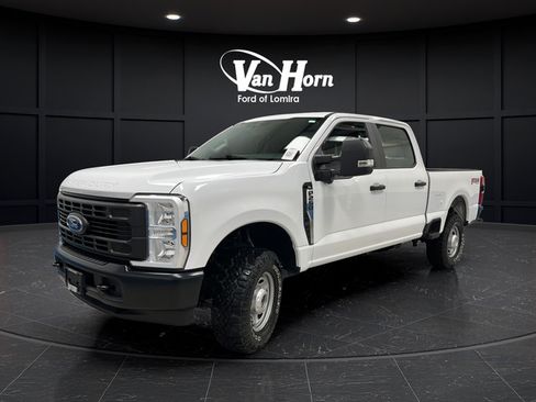 Used 2024 Ford F250 XL w/ 360-Degree Camera Package AWD/4WD image 3