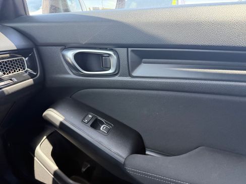 Used 2025 Honda Civic Sport image 19