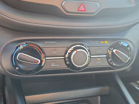 Used 2024 Kia Soul LX w/ Option Group 015 image 17