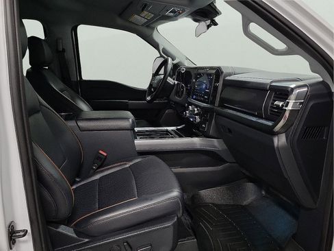 Used 2025 Ford F250 Lariat w/ Black Appearance Package AWD/4WD image 13