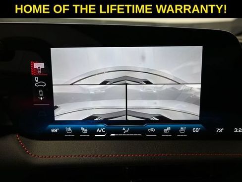 Used 2026 Chevrolet Corvette Stingray Preferred Cpe w/ Z51 Performance Package RWD image 32
