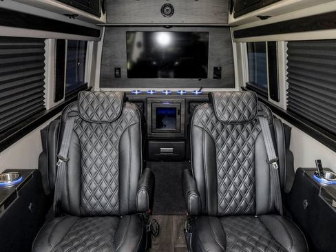Used 2025 Mercedes-Benz Sprinter 3500 image 27