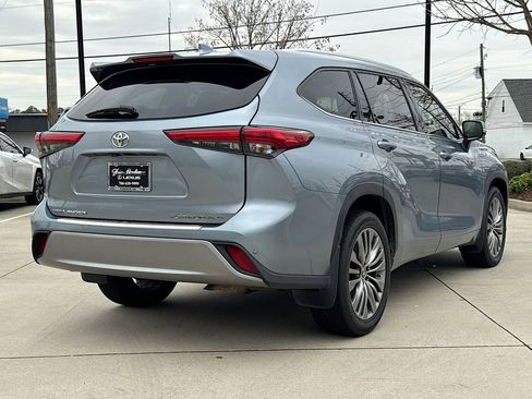Used 2021 Toyota Highlander Platinum image 8
