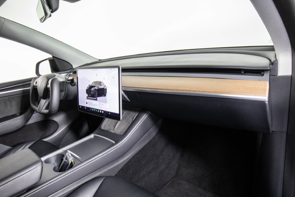 Used 2022 Tesla Model Y Performance AWD/4WD image 18