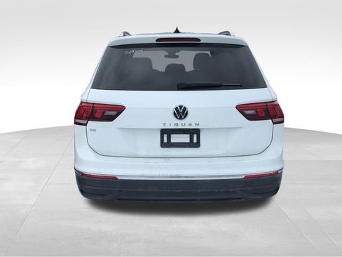Used 2024 Volkswagen Tiguan SE image 9