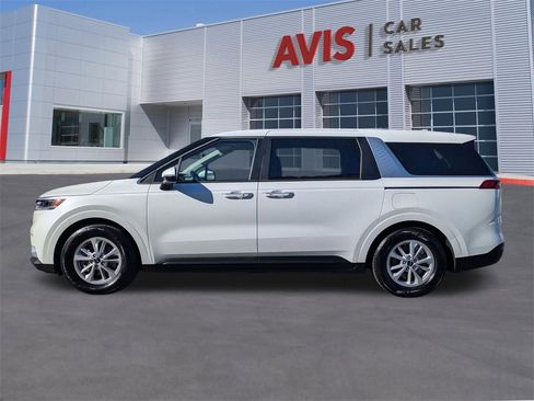 Used 2024 Kia Carnival LX image 10