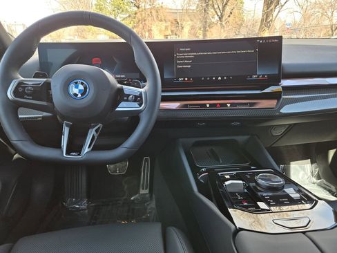 Certified 2026 BMW 550e xDrive 550e xDrive image 30