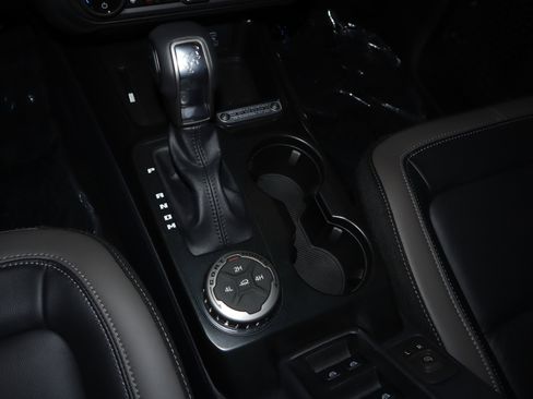 New 2025 Ford Bronco Outer Banks AWD/4WD image 30
