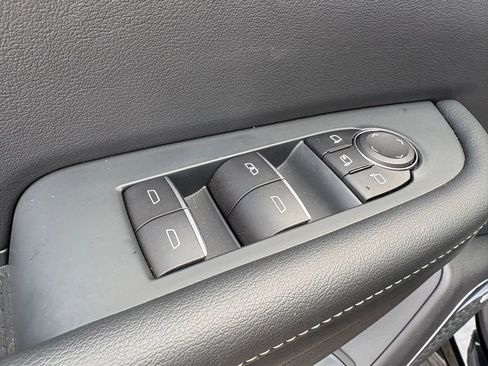 Used 2025 Buick Enclave Sport Touring w/ Power Package image 22