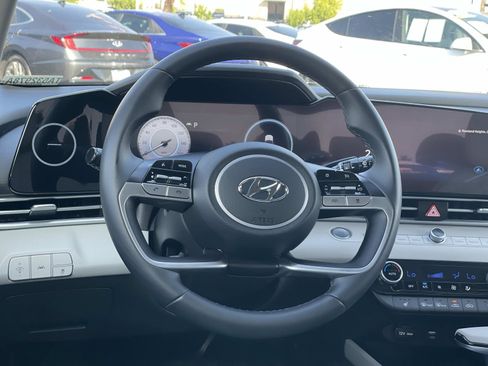 Certified 2023 Hyundai Elantra Limited image 7