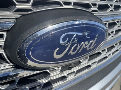 Used 2022 Ford Explorer Limited w/ Equipment Group 301A image 31