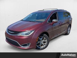 Used 2017 Chrysler Pacifica Limited w/ UConnect Theater Package video 1