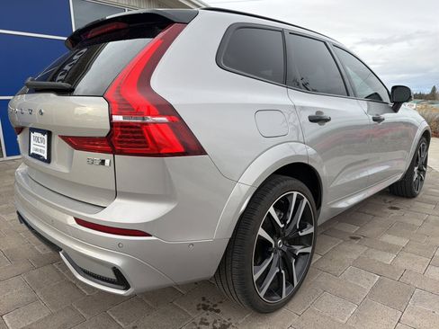 Used 2023 Volvo XC60 B5 Ultimate image 2