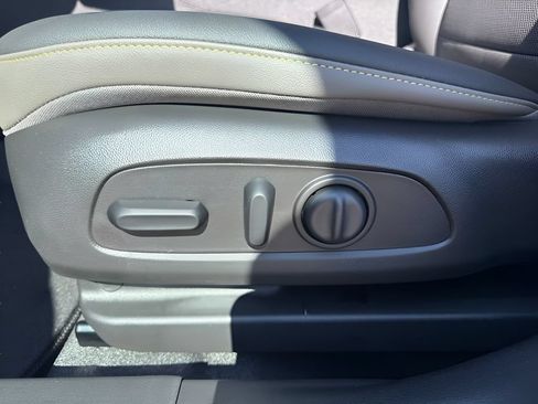 New 2026 Chevrolet Trax ACTIV w/ Driver Confidence Package FWD image 11