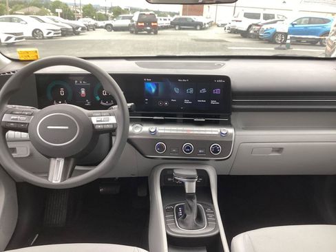 Used 2025 Hyundai Kona SE FWD image 24