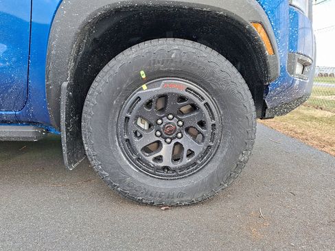 New 2026 Nissan Frontier PRO-4X w/ Pro-4x Convenience Package image 4