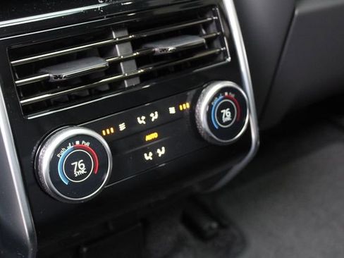 New 2026 Land Rover Range Rover SE image 21