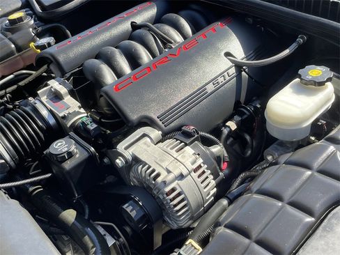 Used 2004 Chevrolet Corvette Convertible w/ Preferred Equipment Group image 29