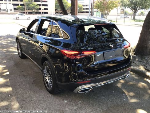 Used 2023 Mercedes-Benz GLC 300 4MATIC image 4