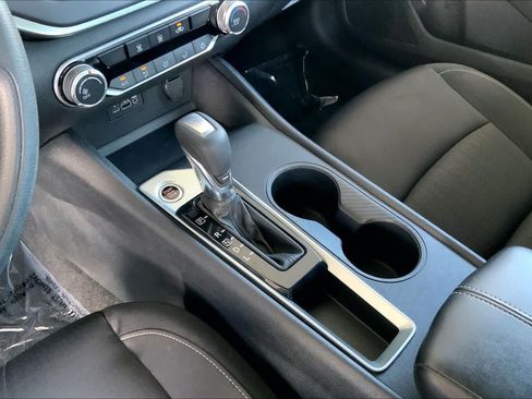 Used 2019 Nissan Altima 2.5 S FWD image 17