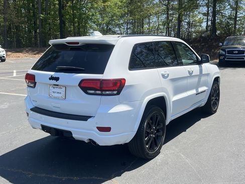 Used 2021 Jeep Grand Cherokee Laredo X AWD/4WD image 8