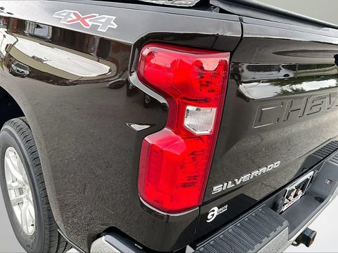 Used 2019 Chevrolet Silverado 1500 LT w/ All-Star Edition AWD/4WD image 32