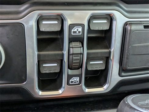Used 2022 Jeep Gladiator Overland image 24