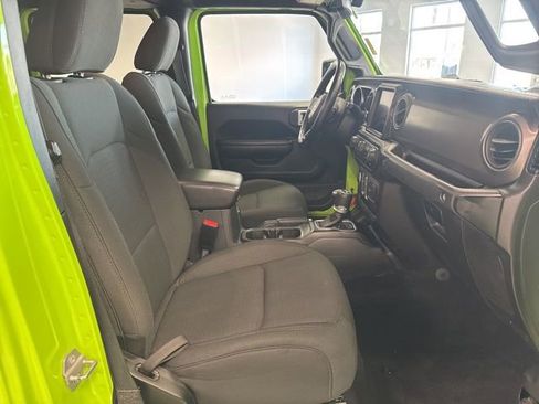 Used 2021 Jeep Gladiator Willys image 22