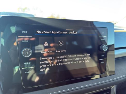 New 2026 Volkswagen Taos SE FWD image 19