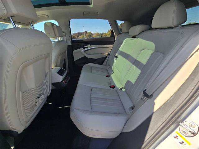 Used 2024 Audi Q8 e-tron Premium Plus w/ Premium Plus Package AWD/4WD image 16