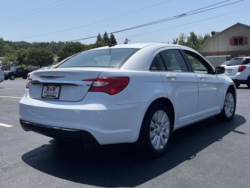 Used 2013 Chrysler 200 LX FWD image 2
