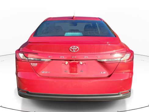 Used 2025 Toyota Camry LE image 8