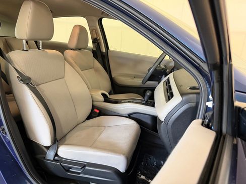 Used 2016 Honda HR-V LX image 24