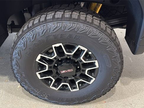 New 2026 GMC Sierra 2500 AT4X image 10