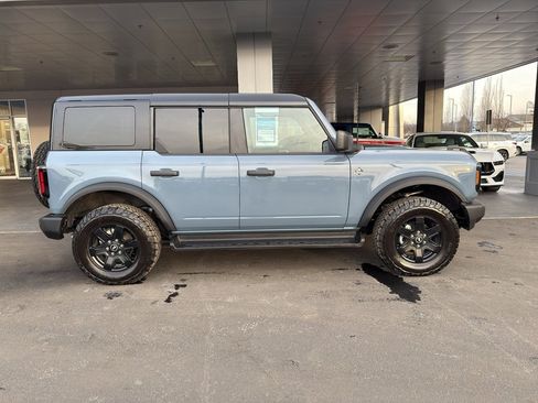 New 2025 Ford Bronco Outer Banks w/ Black Appearance Package AWD/4WD image 3