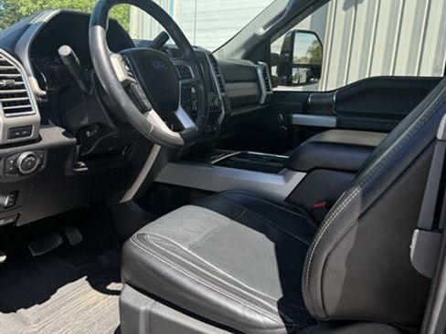 Used 2017 Ford F250 Lariat w/ Chrome Package image 12