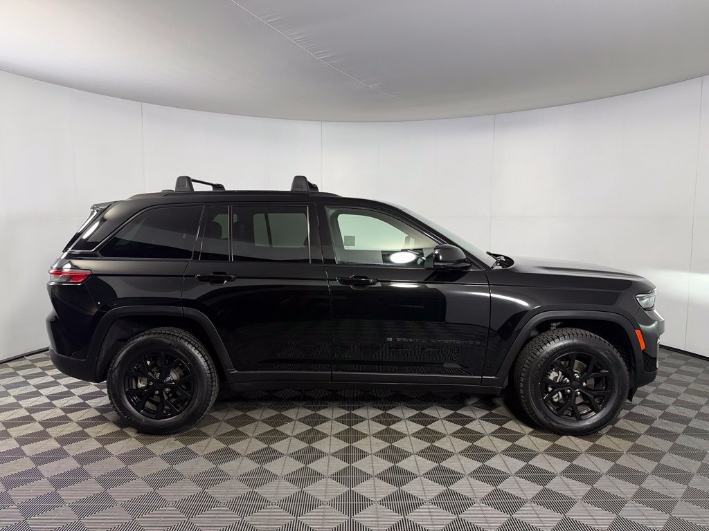 Certified 2024 Jeep Grand Cherokee Altitude AWD/4WD image 6